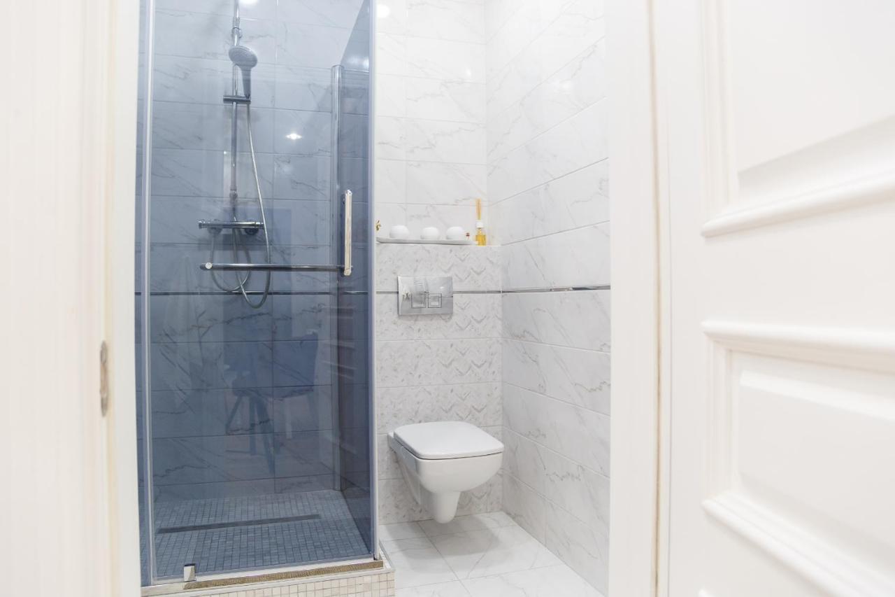 Vip- Elite Lemberg Apartments Bagian luar foto